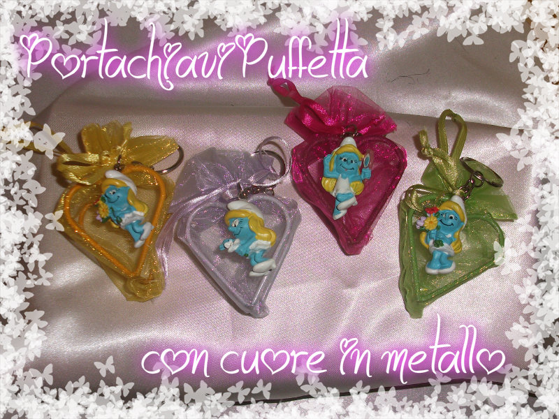 Porta chiavi Puffetta con cuore in metallo